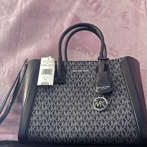 Michael kors satchel - Picture 1 of 2